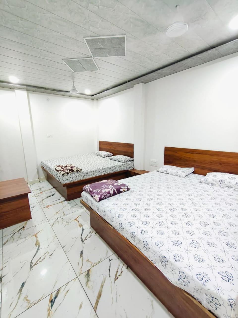 Hotel Shree Sidhi Vinayak Uddzsaín Kültér fotó